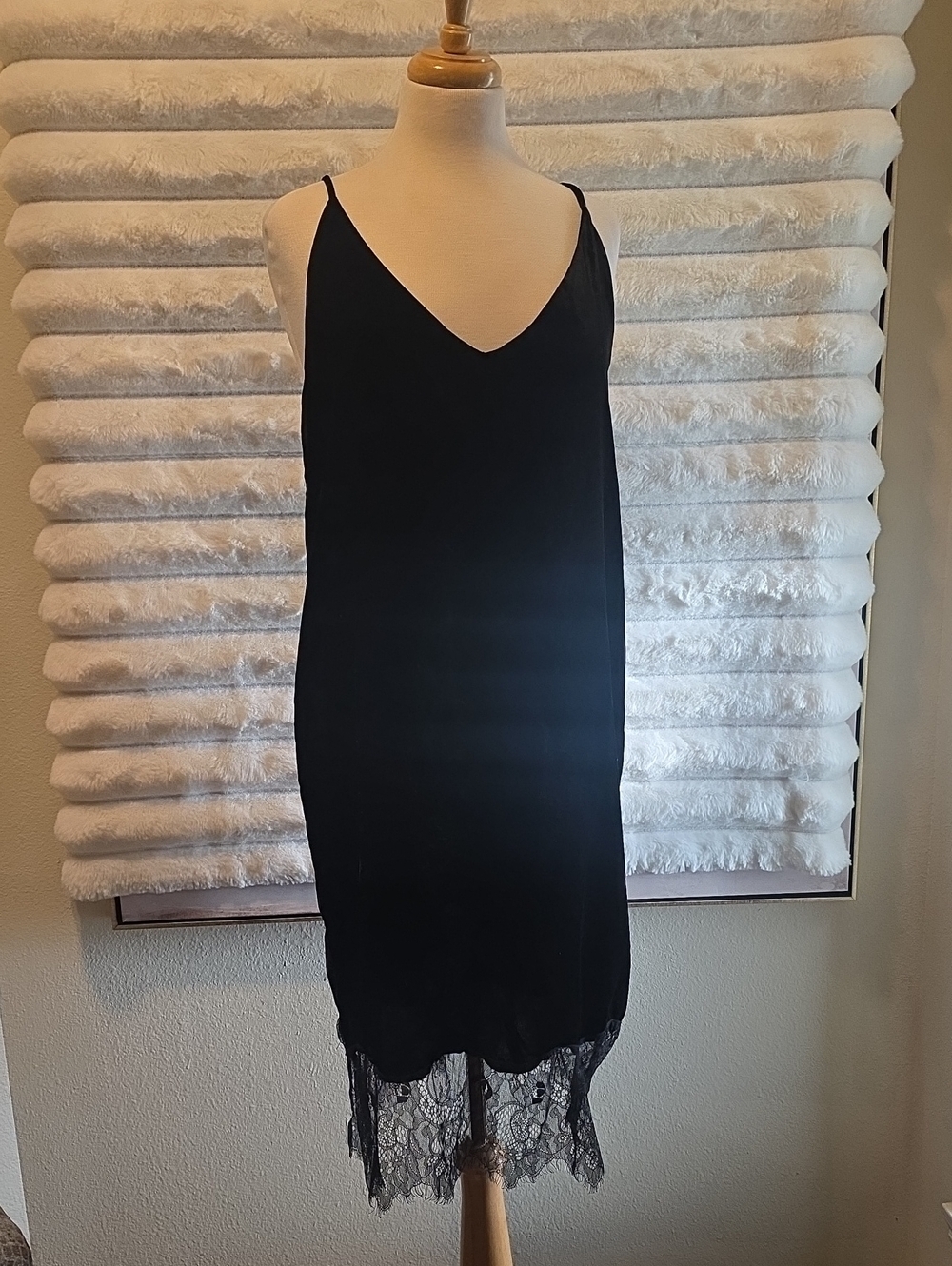 JEFF Black Velvet Lace-Hem Midi Slip Dress with Deep V-Neck Size EU 42